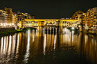 Florencja. Ponte Vecchio nocą. - foto: wnieznane.pl