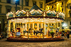 Florencja. Carousel Antica Giostra Toscana na Piazza della Repubblica. - foto: wnieznane.pl