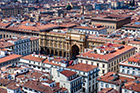 Florencja. Widok na miasto z kopuły Katery Santa Maria del Fiore. Na środku Łuk Triumfalny przy Piazza della Repubblica. - foto: wnieznane.pl