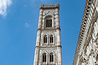 Florencja. Campanile di Giotto - wieża katedralna. - foto: wnieznane.pl