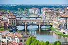 Florencja. Widok na miasto - na środku Ponte Vecchio. - foto: wnieznane.pl