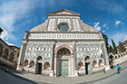 Florencja. Fasada główna Chiesa Santa Maria Novella. - foto: wnieznane.pl