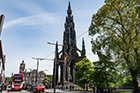 Edynburg. Imponujący gmach Scott Monument. - foto: wnieznane.pl