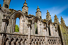 Edynburg. Na terenie Holyrood - ruiny opactwa Holyrood Abbey. - foto: wnieznane.pl