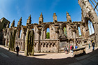 Edynburg. Na terenie Holyrood - ruiny opactwa Holyrood Abbey. - foto: wnieznane.pl