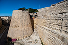 Malta. Valletta. Fragment murów i fortu obronnego. - foto: wnieznane.pl