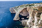 Malta. Widok z góry na Blue Grotto. - foto: wnieznane.pl
