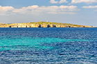 Malta. Widok na Comino. - foto: wnieznane.pl