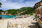 Korfu. Plaża w miejscowości Liapades. - foto: wnieznane.pl