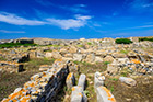 Mykonos. Na terenie starożytnych ruin na wyspie Delos. - foto: wnieznane.pl