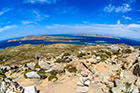 Mykonos. Na terenie starożytnych ruin na wyspie Delos. - foto: wnieznane.pl