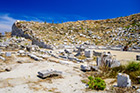 Mykonos. Dawny amfiteatr na terenie starożytnych ruin na wyspie Delos. - foto: wnieznane.pl