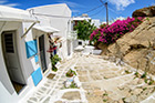 Mykonos. Cykladzka architektura w stolicy wyspy. - foto: wnieznane.pl