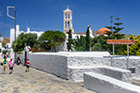 Mykonos. Klasztor Panagia Tourliani w wiosce Ano Mera. - foto: wnieznane.pl