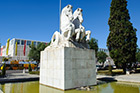 Lizbona. Jardim da Praça do Império. - foto: wnieznane.pl