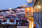 Lizbona. Widok na miasto ze szczytu Elevador de Santa Justa. - foto: wnieznane.pl