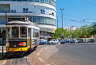 Lizbona. Tramwaj nr 28. - foto: wnieznane.pl
