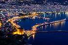 Alanya. Piękny widok na miasto nocą. - foto: wnieznane.pl