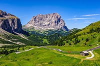Dolomity, Passo Gardena (Przełęcz Gardena). - foto: wnieznane.pl