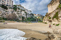 Kalabria. Na plaży w Tropei. - foto: wnieznane.pl