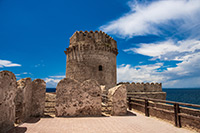Kalabria. Zamek aragoński w miejscowości Le Castella. - foto: wnieznane.pl