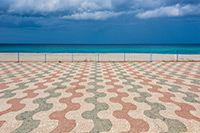 Kalabria. Turkusowa woda i biały żwirek w Soverato. - foto: wnieznane.pl