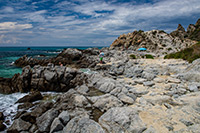 Kalabria. Wspaniałe górzyste wybrzeże Capo Vaticano. - foto: wnieznane.pl