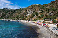 Kalabria. Wspaniałe górzyste wybrzeże Capo Vaticano. - foto: wnieznane.pl