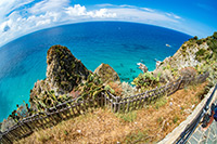 Kalabria. Wspaniałe wybrzeże Capo Vaticano. - foto: wnieznane.pl