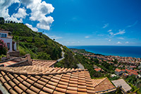 Kalabria. Widok z góry na słynną miejscowość Tropea. - foto: wnieznane.pl