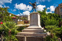 Kalabria. Malownicze centrum słynnej miejscowości Tropea. - foto: wnieznane.pl