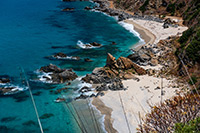 Kalabria. Piękna plaża Paradiso del Sub położona w miejscowości Zambrone. - foto: wnieznane.pl