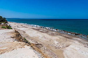 Kos. Plaża Kouros na północnym wybrzeżu. - foto: wnieznane.pl