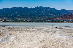 Kos. Słone jezioro Alikes. - foto: wnieznane.pl