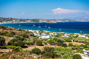 Kos. Widok z góry na Kamari-Kefalos. - foto: wnieznane.pl