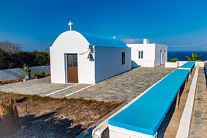 Kos. Kościółek Panagia Kastriani w górzystej części Kefalos. - foto: wnieznane.pl