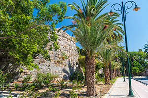 Kos. Zamek Neratzia w stolicy wyspy. - foto: wnieznane.pl