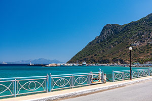 Kos. Spacer wzdłuż zatoki Kefalos z przejrzystą, cudowną wodą. - foto: wnieznane.pl