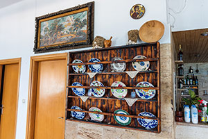 Kos. Jedna z wielu tawern położonych wzdłuż zatoki Kefalos. Cudowne miejsce na posiłek. - foto: wnieznane.pl