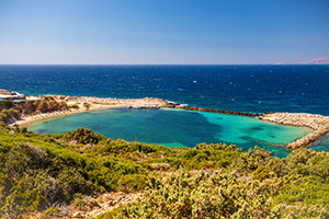 Kos. Piękny kolor wody w Limnionas. - foto: wnieznane.pl