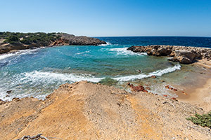 Kos. Malownicza, dzika plaża Limnionas. - foto: wnieznane.pl