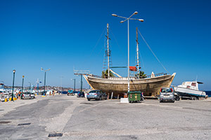 Kos. Port w Kamari. - foto: wnieznane.pl