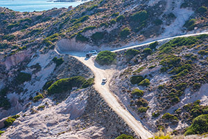 Kos. Stromy zjazd do plaży Camel Beach. - foto: wnieznane.pl