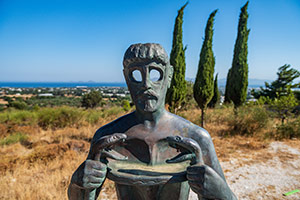 Kos. Na terenie International Hippocratic Foundation of Kos. - foto: wnieznane.pl