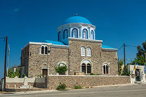 Kos. Kościół w wyspiarskim stylu, położony niedaleko wioski Zia. - foto: wnieznane.pl