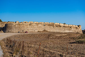 Kos. Rozległe pozostałości twierdzy w okolicach wioski Antimachia. - foto: wnieznane.pl