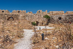 Kos. Rozległe pozostałości twierdzy w okolicach wioski Antimachia. - foto: wnieznane.pl
