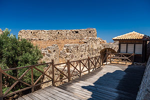 Kos. Rozległe pozostałości twierdzy w okolicach wioski Antimachia. - foto: wnieznane.pl