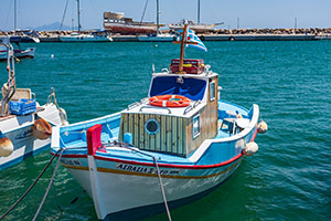 Kos. Malowniczy port w turystycznej miejscowości Kardamena. - foto: wnieznane.pl